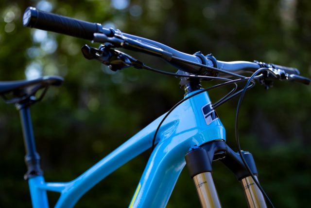 GT Force Carbon Pro - front center