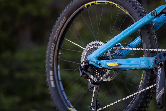 GT Force Carbon Pro - rear end