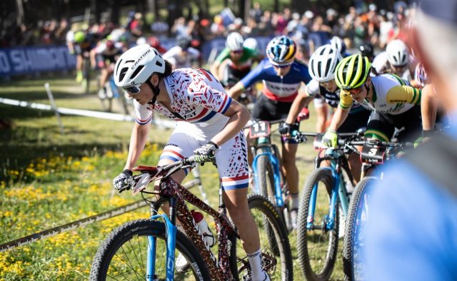 La partenza dello Short Track femminile a Vallnord