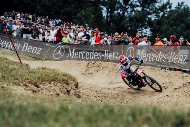 Tracey Hannah alla seconda vittoria di fila in Coppa del Mondo DH
