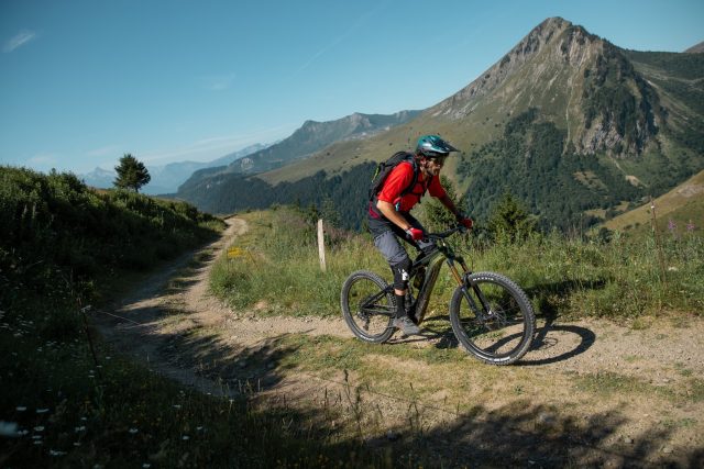 Pedalando immersi in spettacolari scenari alpini - foto: David Schultheiß