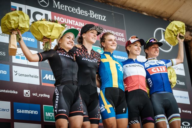 Il podio femminile della gara Elite Women XC a Lenzerheide: 4^ Sina Frei, 2^ Anne Terpstra, 1^ Jenny Rissveds, 3^ Pauline Ferrand-Prevot, 5^ Catharine Pendrel - foto: Piotr Staron