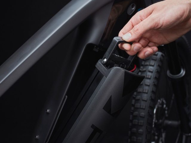 Tecnologia RIB per l'integrazione della batteria nel telaio