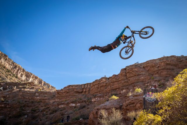 Szymon Godziek vince il People's Choice Award alla Rampage 2019