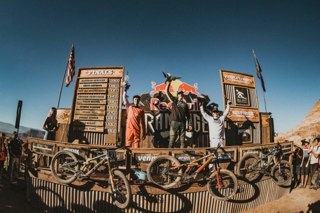 Il podio della Red Bull Rampage 2019: Brett Rheeder 2°, Brandon Semenuk 1°, Thomas Van Steenbergen 3°