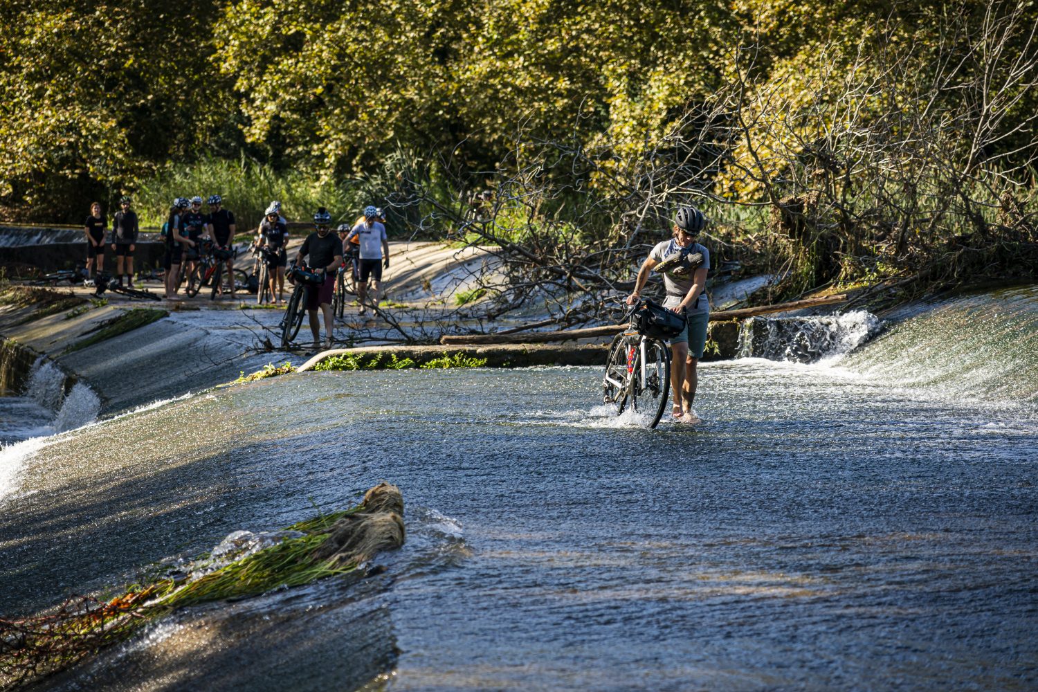Immaginate un granfondista a fare bikepacking