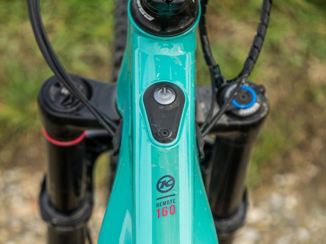 Vista superiore del top tube e del massiccio tubo obliquo - foto: Cristiano Guarco
