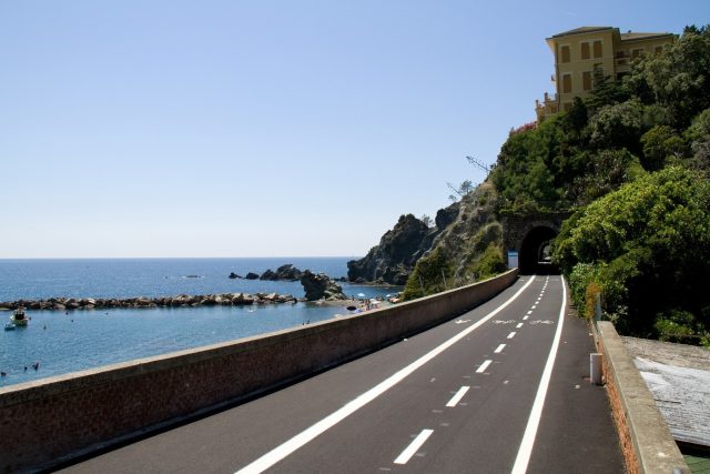 La pista ciclabile che collega Levanto a Framura passando per Bonassola