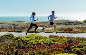 Le nuove Brooks Adrenaline GTS 20 in piena azione nelle due versioni donna e uomo