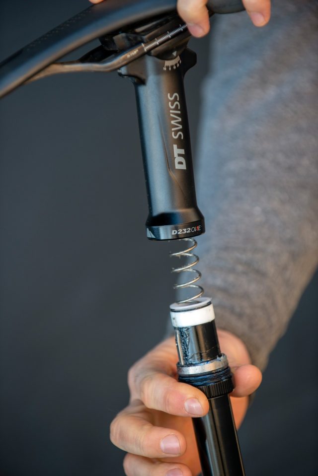 DT Swiss D 232 One dropper post