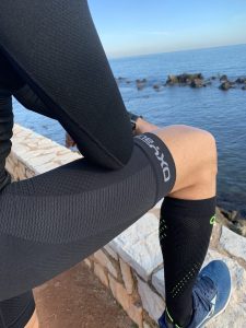 Un particolare del calzoncino a compressione variabile della collezione Abbigliamento Oxyburn, testato da Simone in una fase Outdoor Un particolare del calzoncino a compressione variabile della collezione Abbigliamento Oxyburn, testato da Simone in una fase Outdoor