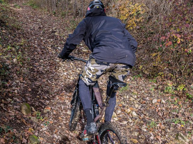 Test outfit Fox Racing - action