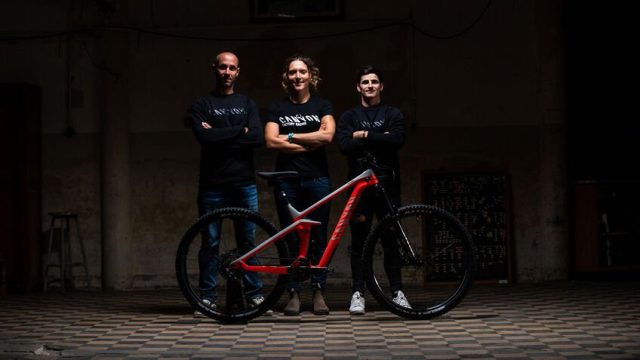 Fabien Barel con Dimitri Tordo e Ines Thoma, protagonisti dell'Enduro