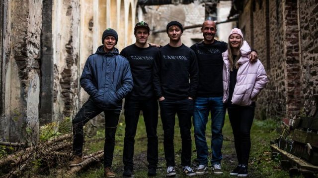 Fabien Barel e il rinnovato gruppo di atleti che di dedicheranno al downhill