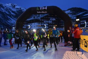 Estremamente suggestiva la partenza della LTHSNOWRUN, direttamente dal paese, per poi immergersi nei meravigliosi boschi che circondano l'abitato di La Thuile