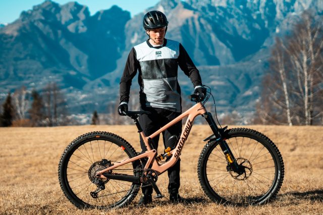 Erwin Ronzon e la sua Santa Cruz MegaTower CC con allestimento custom