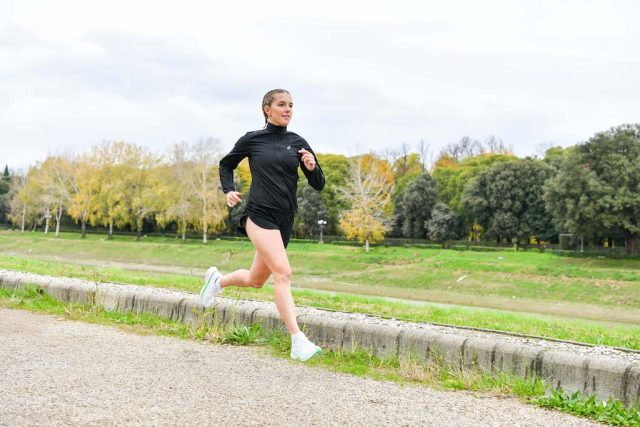 ASICS NOVABLAST ai piedi degli ASICS FRONTUNNERS italiani