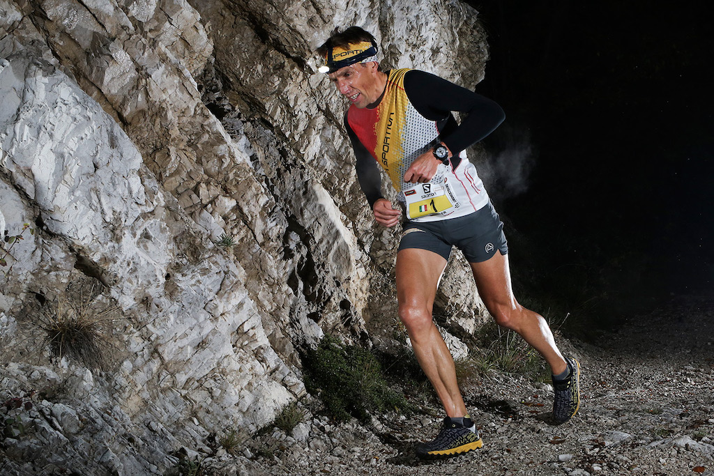 Nella foto di @iancorless una bellissima azione dell'atleta La Sportiva Urban Zemmer, tra i più forti interpreti al mondo delle gare di chilometro verticale e attuale detentore del record assoluto! Nella foto di @iancorless una bellissima azione dell'atleta La sSPortivsa Urban Zemmer, tra i più forti interpreti al mondo delle gare di chilometro verticale e attuale detentore del record assoluto!