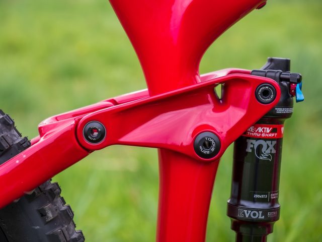 Trek Slash 9.7 - rocker arm