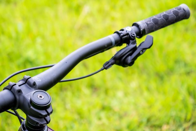 Trek Slash 9.7 - cockpit