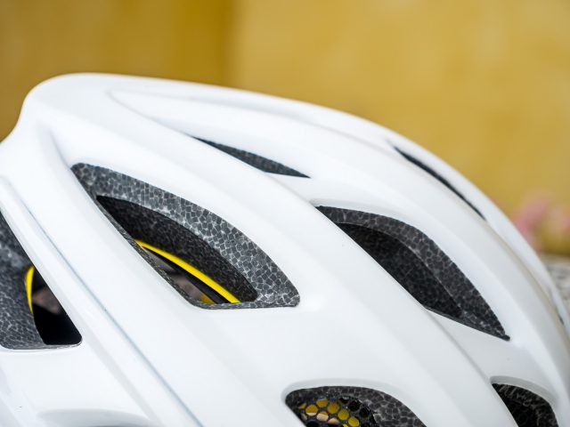 Uvex Unbound MIPS - ventilazione
