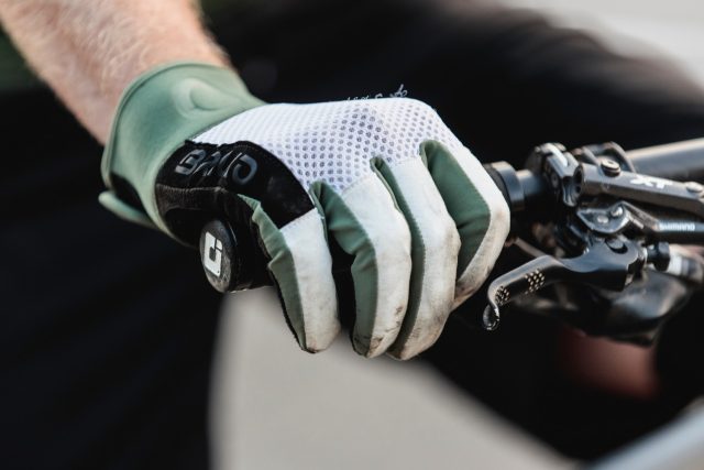 Briko Race MTB Glove - lifestyle