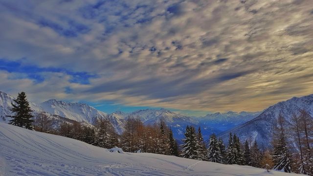 La Conca di Pila è magica d'estate e d'inverno