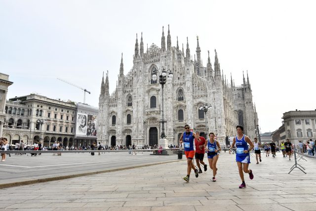 SALOMON RUNNING MILANO 2020 non è una gara se non si passa davanti al Duomo di corsa!