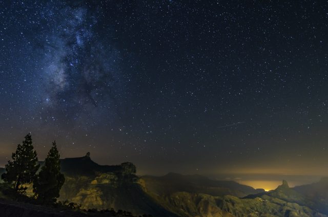 Lo spettacolo a Roque Nublo di notte