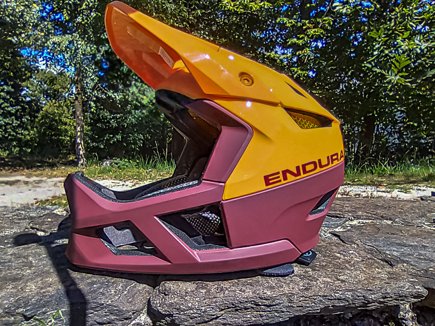 Endura MT500 il test del casco full face superleggero - 4ActionSport