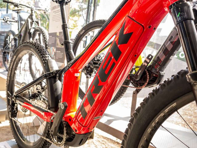 Trek Powerfly FS - 06
