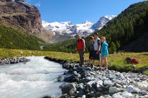 VALLE-D_AOSTA-Escursionisti-e-Monte-Rosa-Val-d_Ayas-foto-Enrico-Romanzi-3054-1-scaled.jpg