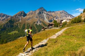 Concorrente durante una delle edizioni del Tdg a Resy in Val d'Ayas Concorrente durante una delle edizioni del Tdg a Resy in Val d'Ayas