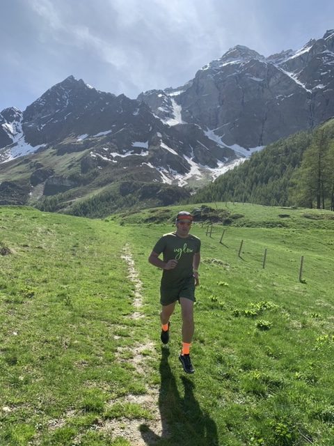 Una volta indossate ci correrei per ore, grazie anche alla particolare forma del Toe Box decisamente ampio che non costringe il piede che, come normalmente accade, tende a gonfiarsi dopo svariati chilometri di attività.
