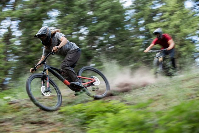 Specialized Stumpjumper Evo - action 03