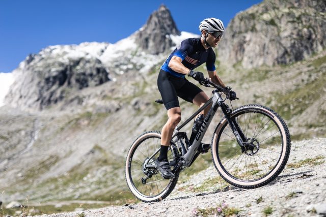 BMC Fourstroke 01 - action