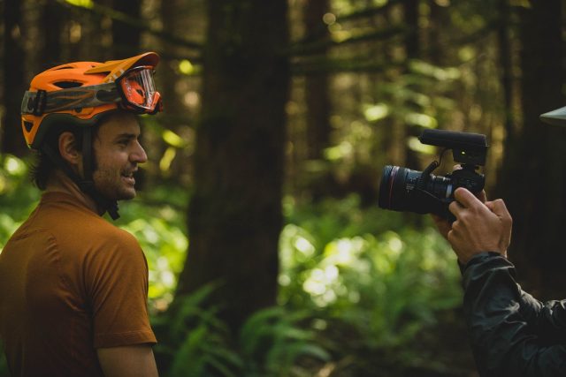 Kona Honzo ESD ITW - lifestyle 02