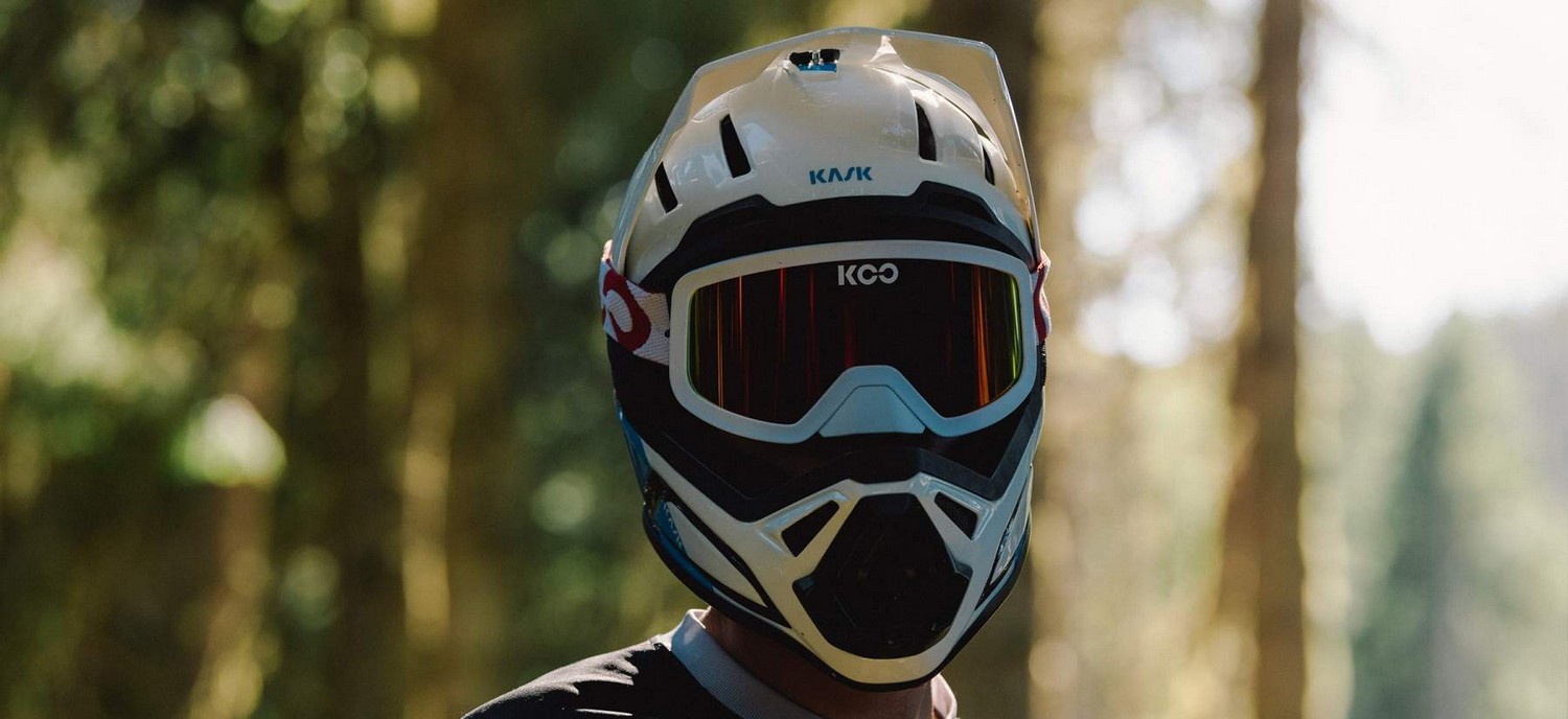 Kask Defender e Koo Edge casco e maschera per gravity - 4ActionSport