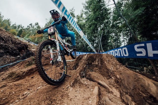 World Cup DH Lousa - Marine Cabirou - gara