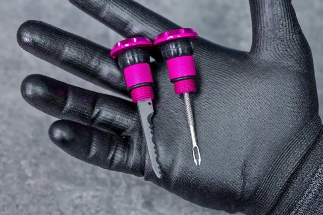 Muc-Off Stealth Tubeless Puncture Plug - 03