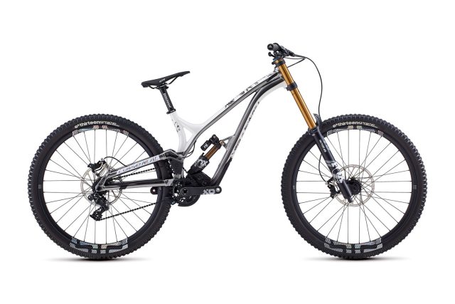 Commencal Supreme DH - sospensione fulcro alto