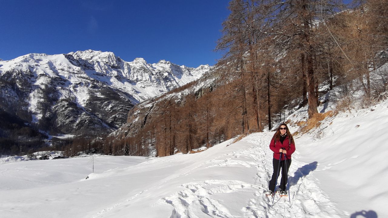 Snow Running e Snowshoes sono oramai di casa ai piedi del Monte Cervino grazie a una lodevole iniziativa del Comune di Valtournenche