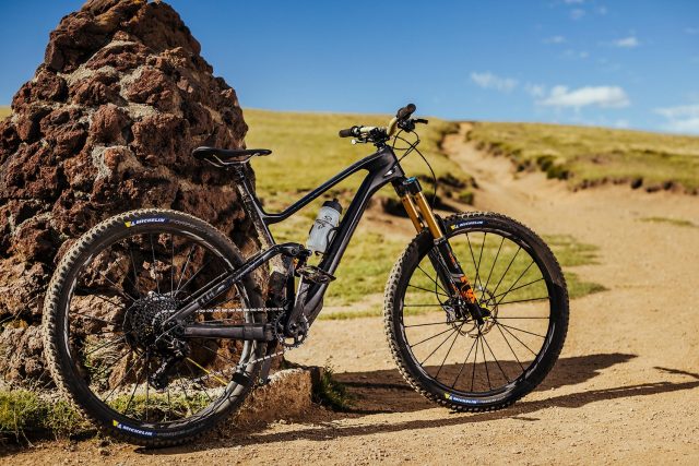 Michelin AM2 - lifestyle