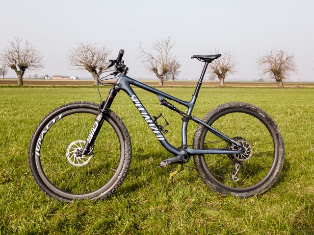 Specialized Epic Evo Expert - left side