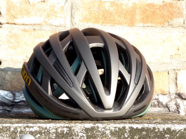 Casco Giro Helios Spherical, la nostra prova