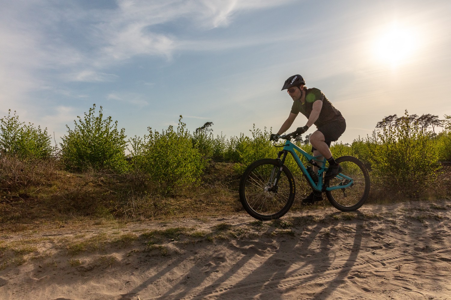 Shimano Explorer nuova collezione di abbigliamento MTB - 4ActionSport