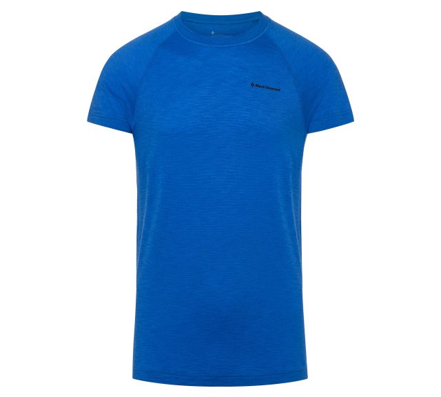 In foto la t-shirt dedicata da trail running della linea Black Diamond Distance