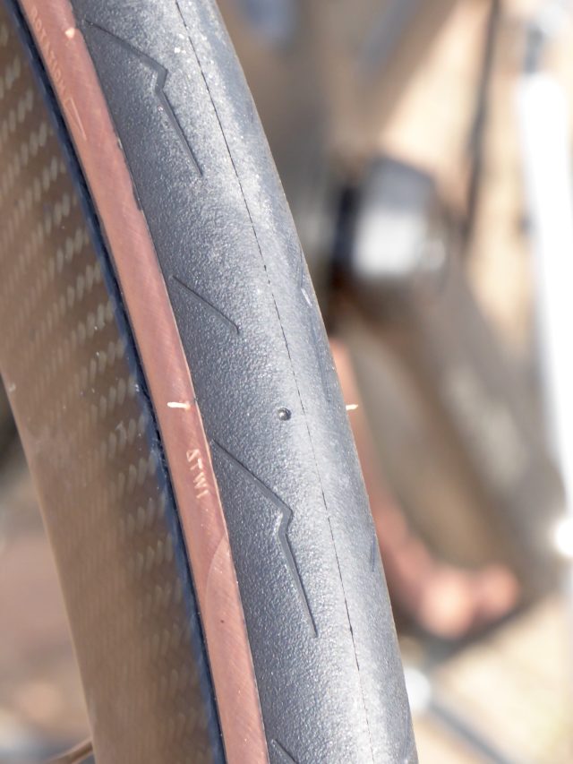 Pirelli PZero Race, il clincher che cambia tutto