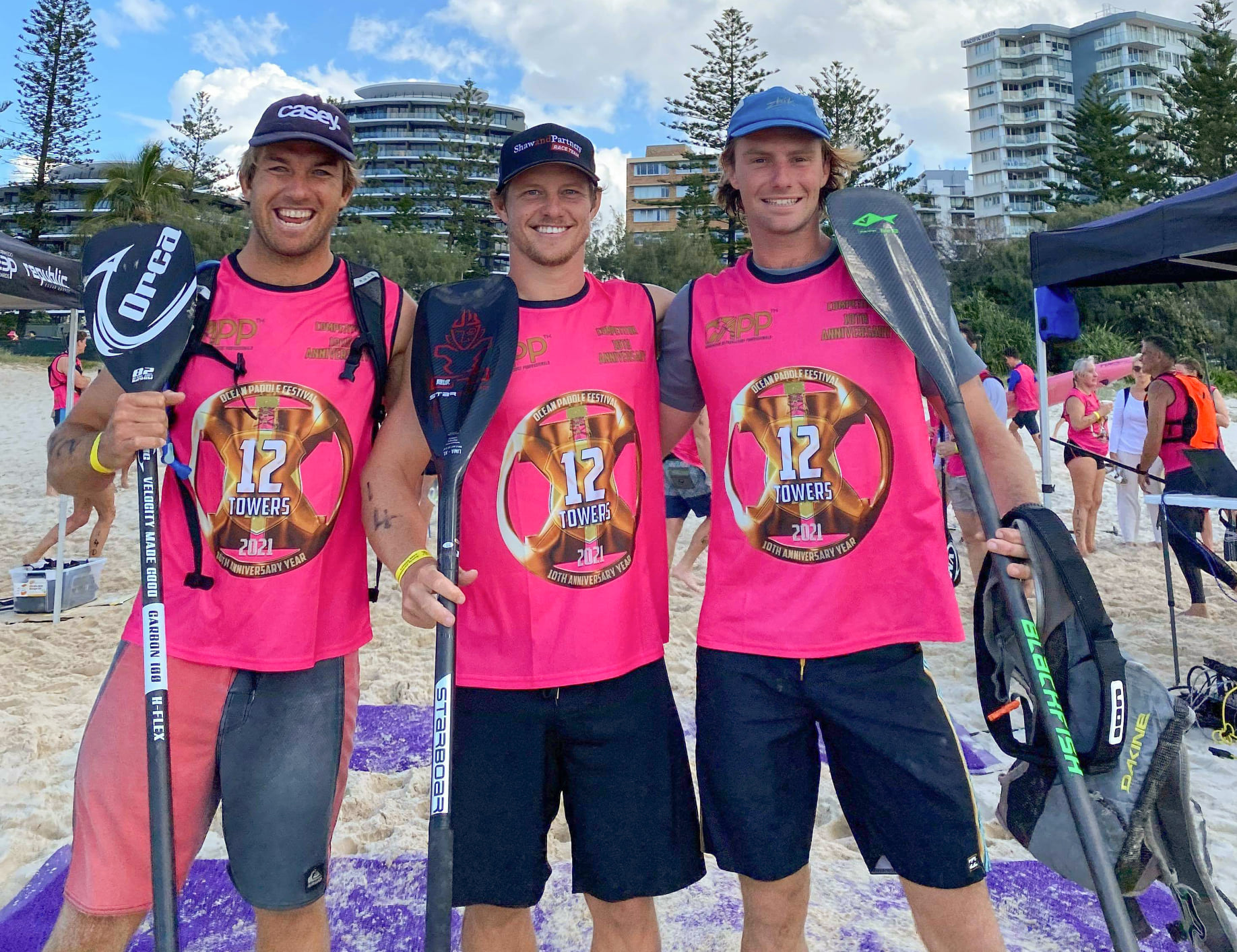 James Casey, Michael Booth e Lincoln Dews