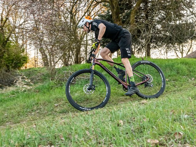 Lapierre Prorace SAT CF 8.9 - action 02
